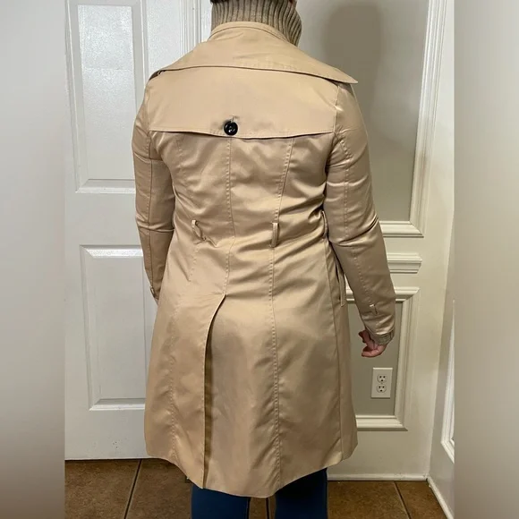 Classic Tan Trench Coat - Picture 4 of 6
